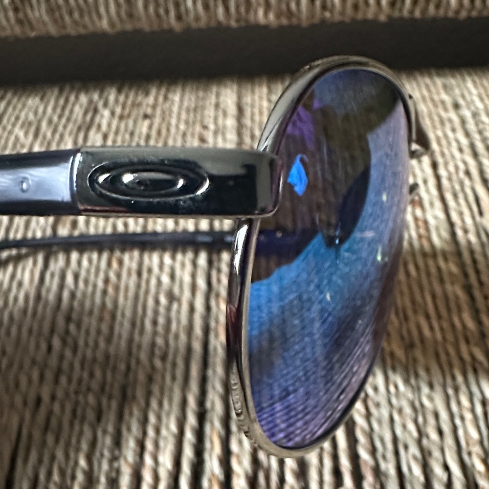Oakley Blue Polarized Sunglasses with Grey Frame - OO4079 Feedback - Picture 2 of 5